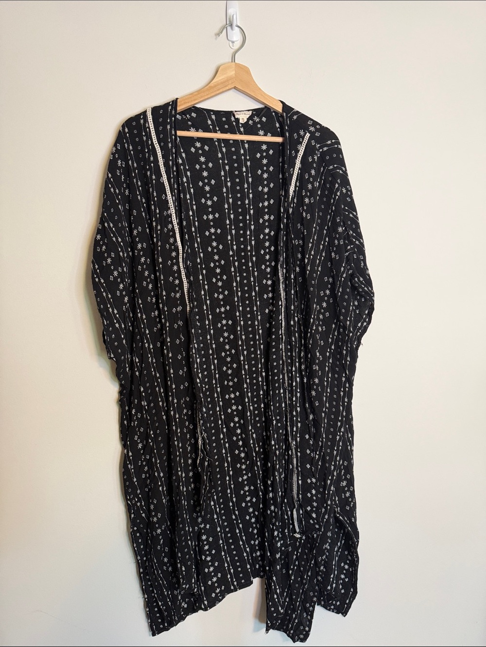 Hem & Thread Black and White Printed Open Front Kimono